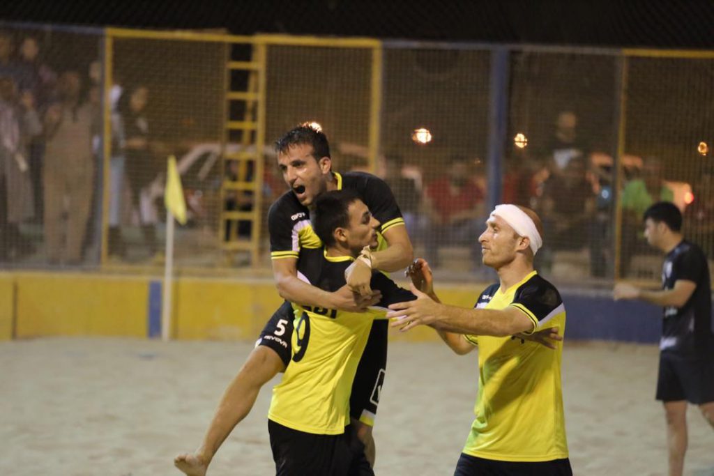 هفته پنجم لیگ برتر فوتبال ساحلی/ دریانوردان بازی سخت را برد