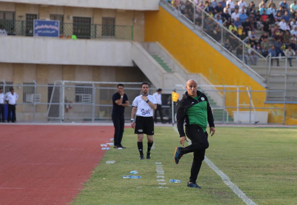 منصوریان سرمربی ذوب آهن :می دانستم روی این زمین نمی توانیم فوتبال کنیم! فوتبال در استان بوشهر زنده است و سال دیگر دربی در راه دارید