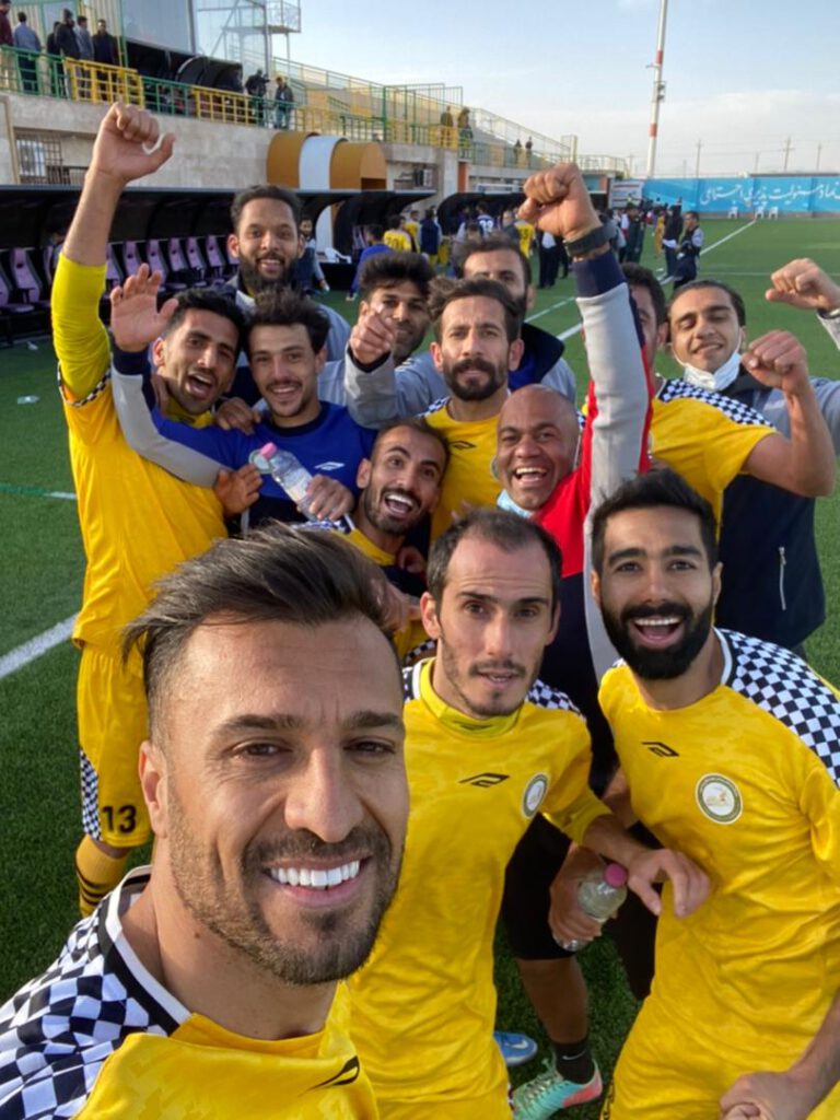 سلمان و رفقا خوشحال از سه امتیاز شهر بابک+عکس