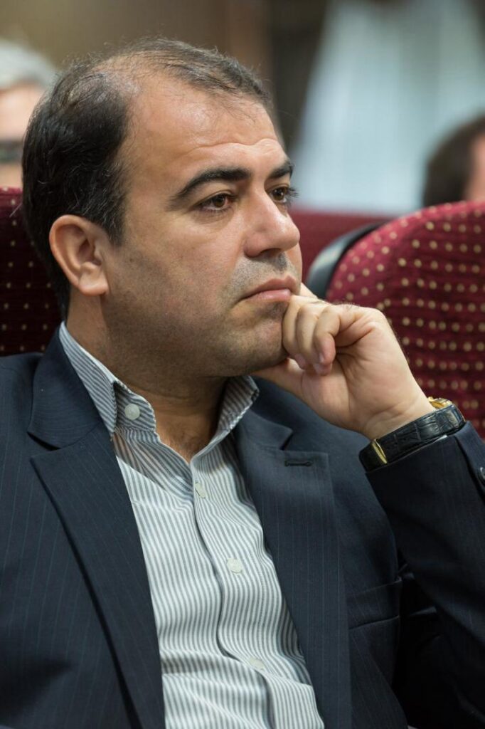 سعید مفتخر مدیر عامل باشگاه ایران جوان بوشهر:بابت بدهی ۴۰ میلیونی سالهای گذشته ،یک میلیارد تومان پرداخت کرده ایم.       ضعف مدیران سیاسی استان درتحقق خواسته های به حق فوتبالی ها مشهود است!