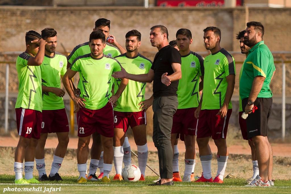 احتمال برگزاری یک دربی هم استانی های پیش از از موعد در شیراز! شاهین و پارس در شیراز بهم می رسند؟