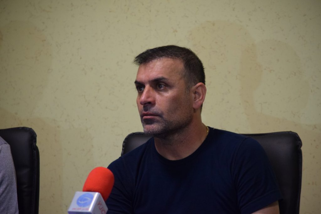 ویسی سرمربی شاهین شهرداری:قول شرف می دهم تیم در لیگ برتر بماند،شورا و شهرداری به تنهایی نمی توانند تیمداری کنند!