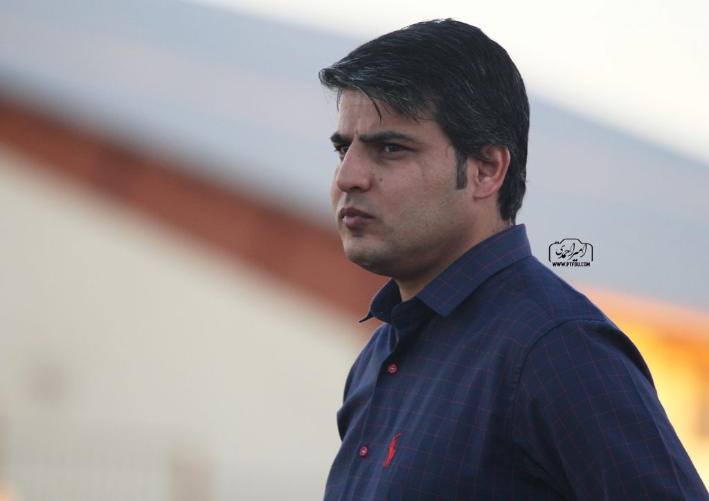 مهدی قنبری سرمربی ایرانجوان بوشهر:با روزهای خوب فاصله داریم،نباید به این راحتی ضربه ایستگاهی به حریف بدهیم!