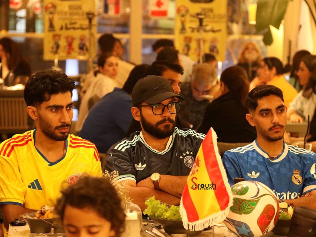 گزارش شب فوتبالی در سنگار؛تلفیقی از هیجان و تحلیل های تخصصی گزارش شب فوتبالی در سنگار؛تلفیقی از هیجان و تحلیل های تخصصی
