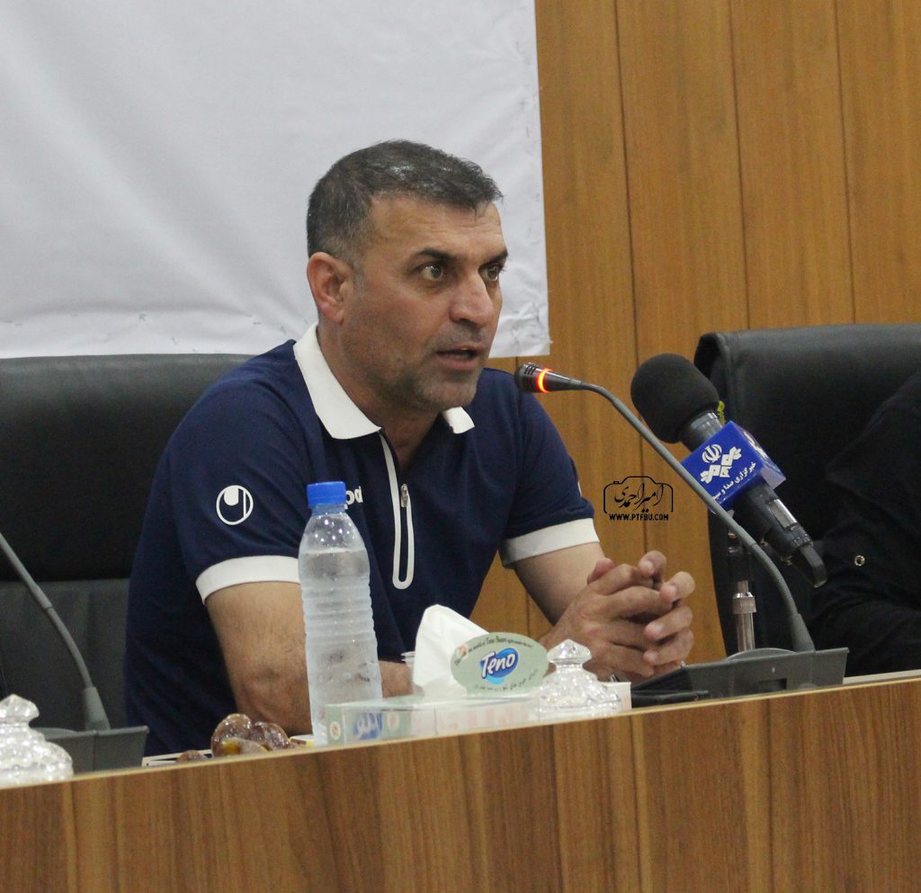 ویسی در نشست خبری پیش از بازی:به  ۸۰ درصد به آمادگی رسیدیم، بقیه هواپیما دارند، ما زیر درخت لباس عوض می‌کنیم