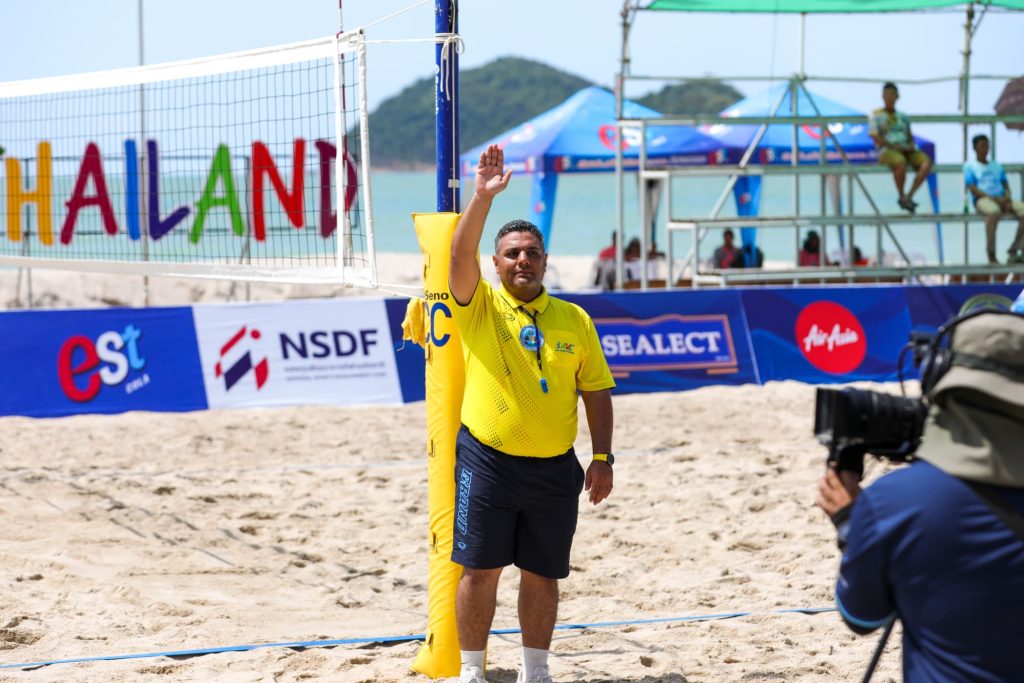 داور بوشهری ۱۰ دیدار مسابقات تور آزاد والیبال ساحلی آسیایی تایلند را قضاوت کرد
