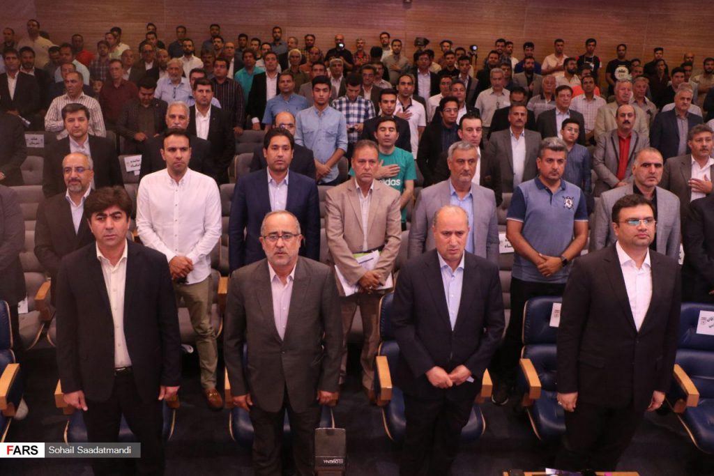 عکس:نمایندگان شاهین شهرداری در مراسم قرعه کشی لیگ برتر