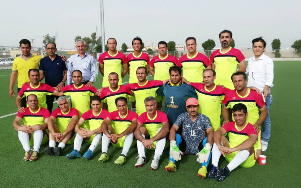 پیام بوشهر قهرمان فوتبال پیشکسوتان یادواره شهدای دویره