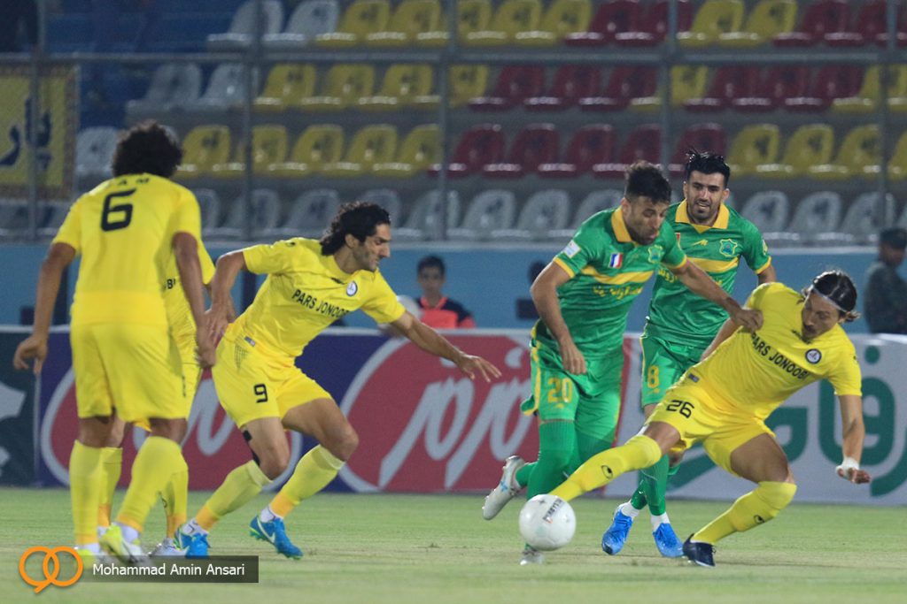 تصاویر:بازی بدون گل اما سنگین دو تیم نفتی در جم