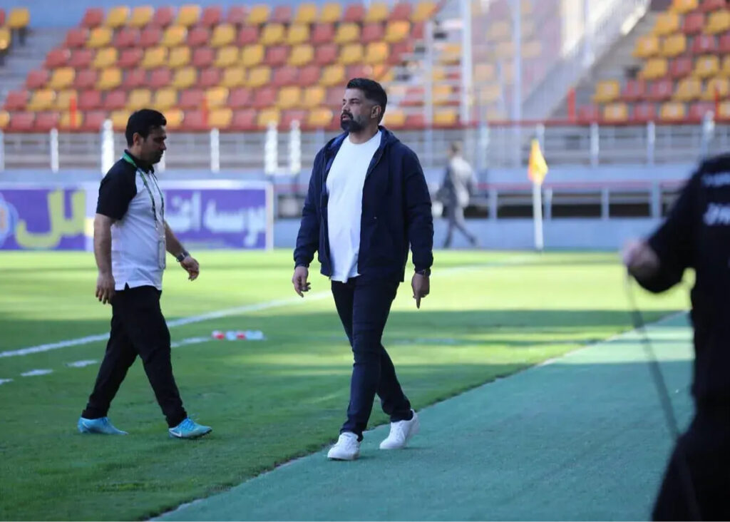 ماجرای درگیری پیروز و خلیفه در آرنا / حواشی لیگ برتر در هفته ۲۱ ماجرای درگیری پیروز و خلیفه در آرنا / حواشی لیگ برتر در هفته ۲۱