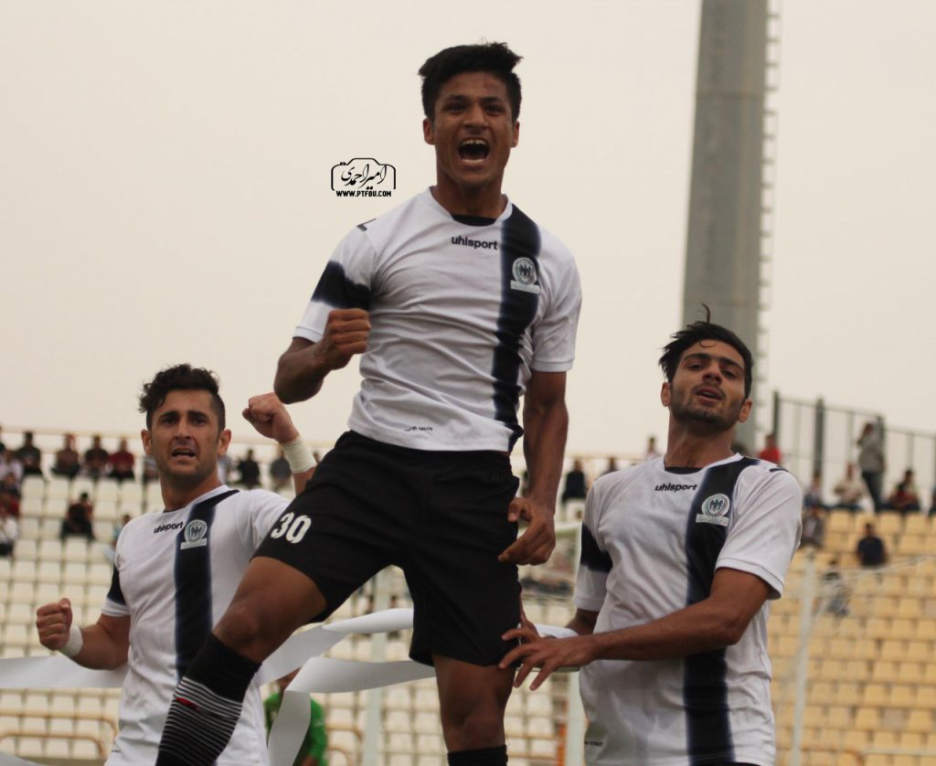 محبی با انتشار یک متن از شاهینی ها خداحافظی کرد/ برای سکوهای بهشتی:همیشه یک شاهینی خواهم بود محبی با انتشار یک متن از شاهینی ها خداحافظی کرد/ برای سکوهای بهشتی:همیشه یک شاهینی خواهم بود