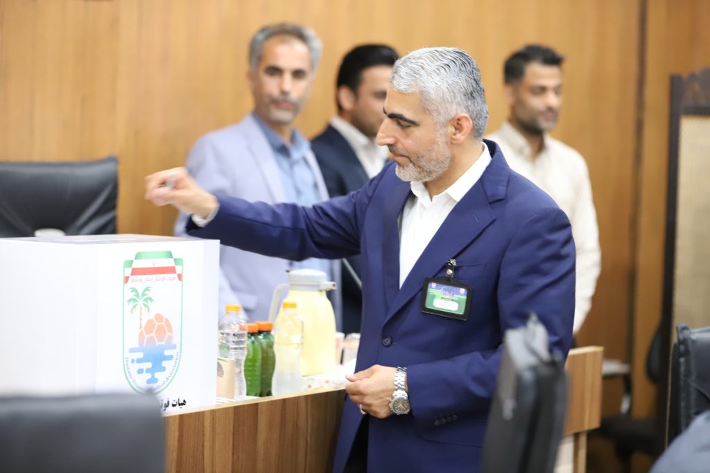 بدون رقیب و با اکثریت آرا ؛محتشم بار دیگر رییس هیات فوتبال بوشهر شد