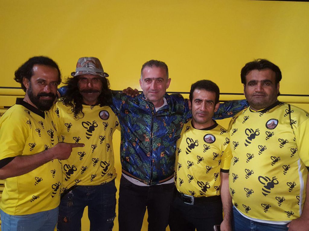 پنج هوادار متعصب جمی در تبریز تیمشان را تنها نگذاشتند+عکس