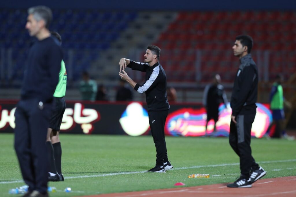 این شیادان در ایران بودند، فقط مجیز می‌گفتند / حمله وریا به تقوی و مزدک: شما کاسب خون هستید