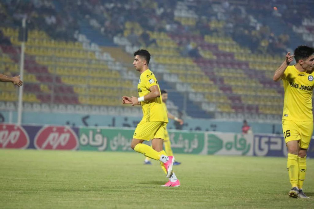 کرنر زیبای کریم زاده که منجر به گل خالقی فر شد+عکس